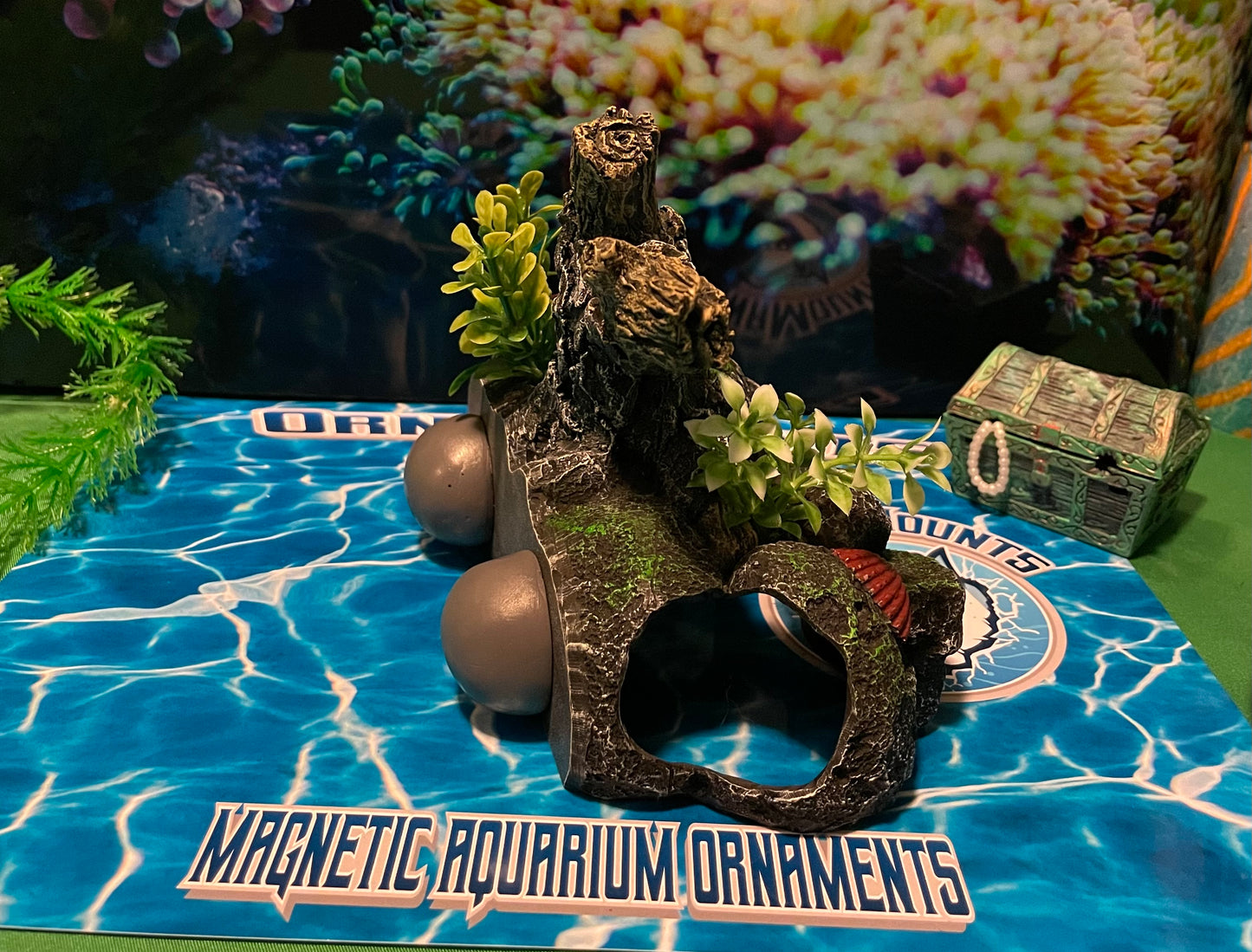 Driftwood Outcropping Magnetic Aquarium Ornament | OrnaMounts™